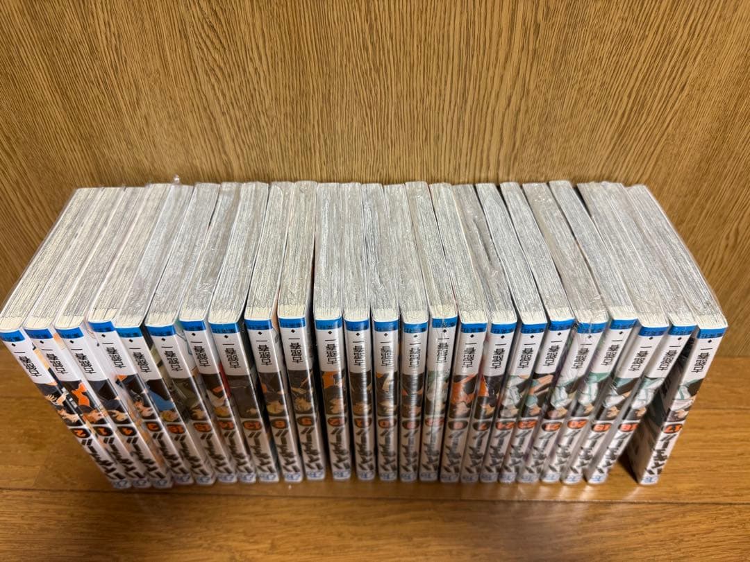 ハイキュー!! 1-24巻、約束のネバーランド全巻