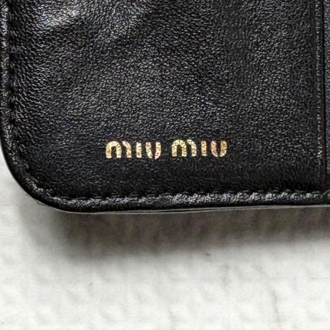 【美品】ミュウミュウ マテラッセ 二つ折り財布 ブラック ゴールド金具 レザー