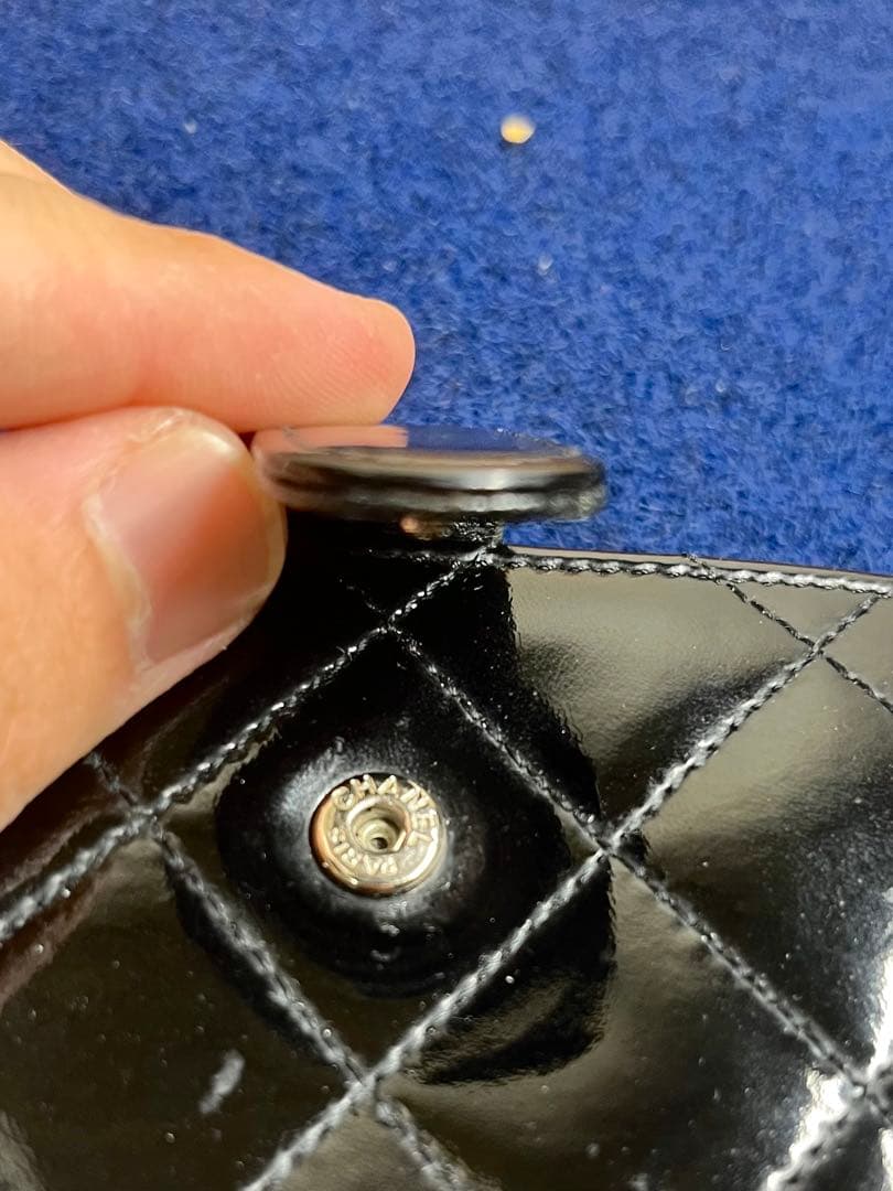 Y*o様 【正規品】CHANELシャネルパテントレザー　エナメル　折財布　ブラッ