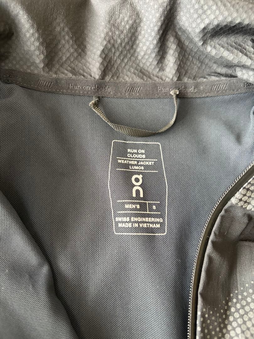 On オン Weather Jacket Lumos
