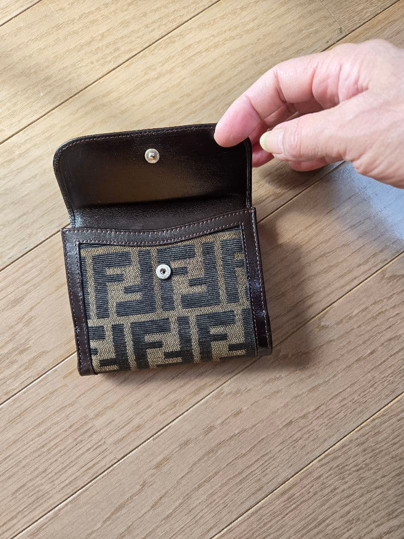 FENDI の二つ折り財布 ブラウン キャンバス レザー