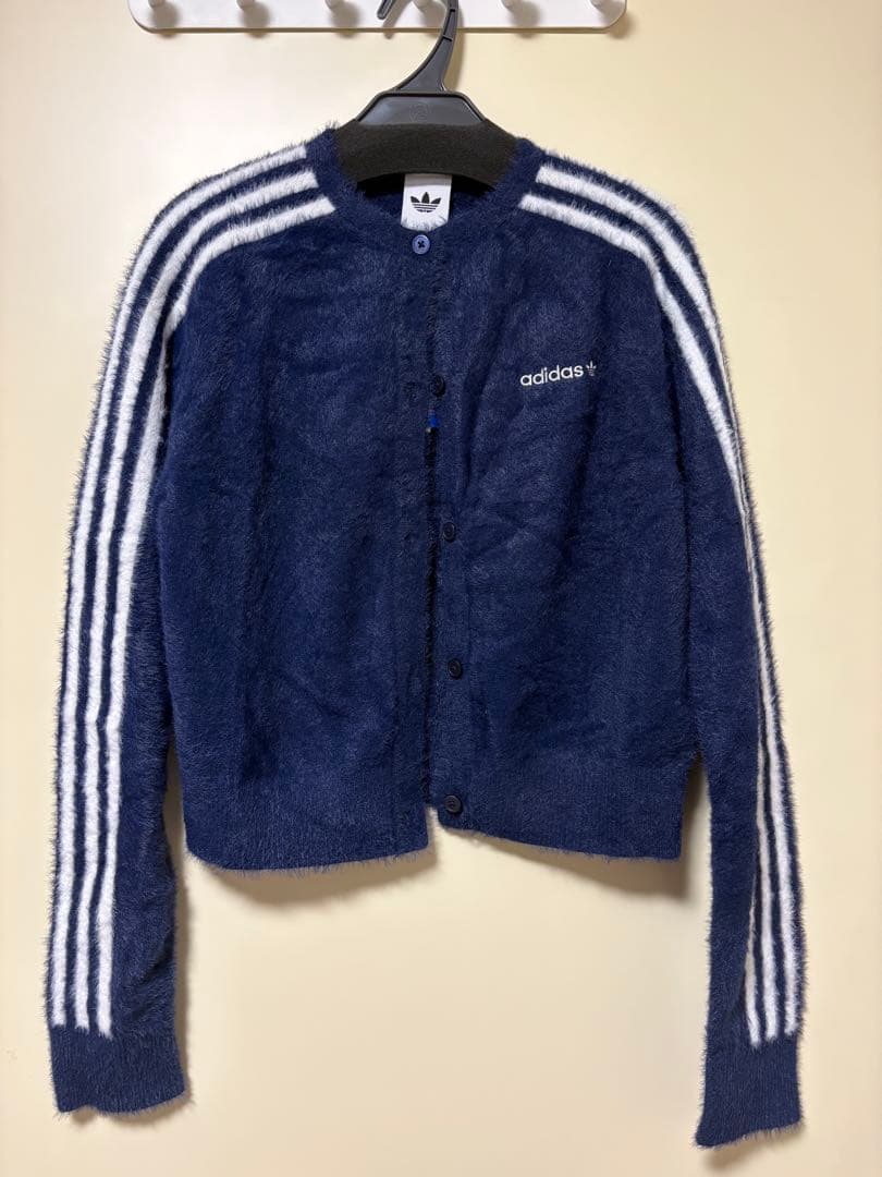 adidas フラッフィー ニット　カーディガン