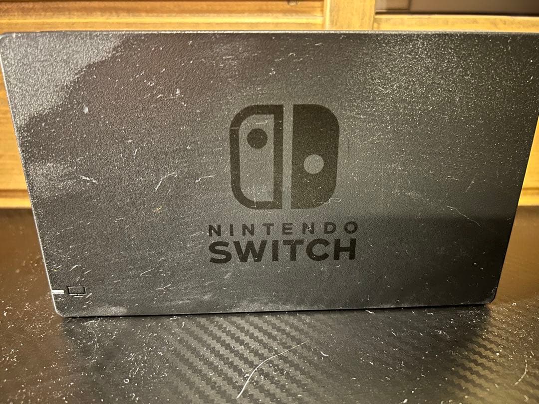 Switch本体と立てかけ充電器 (おまけカセット Minecraft)