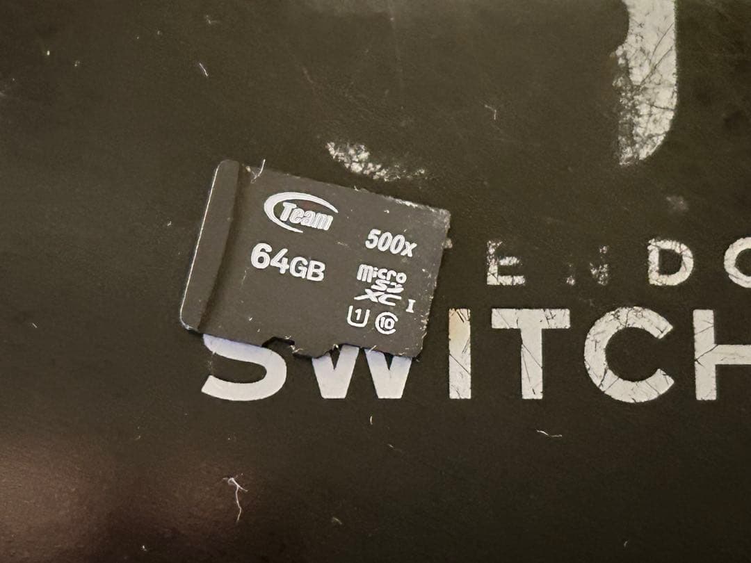 Switch本体と立てかけ充電器 (おまけカセット Minecraft)
