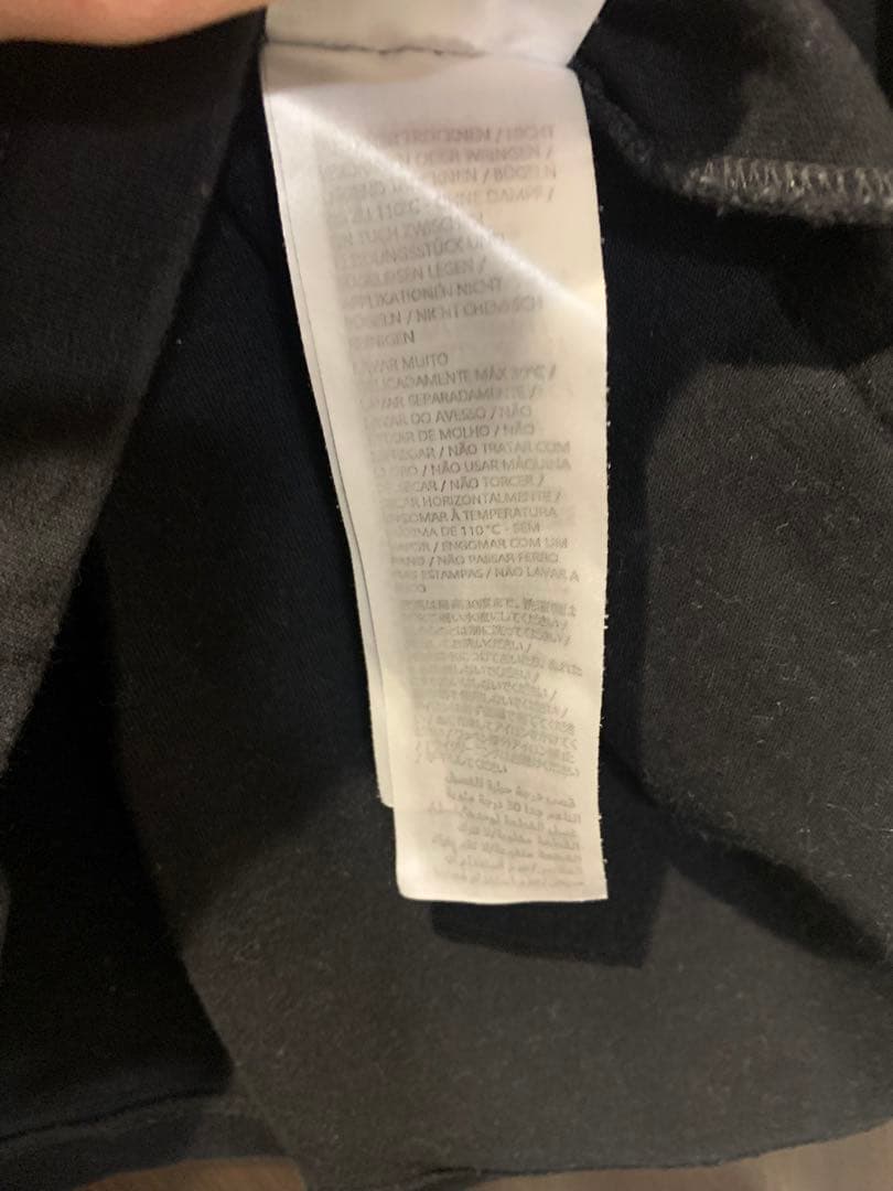 GUCCI ブラック Tシャツ