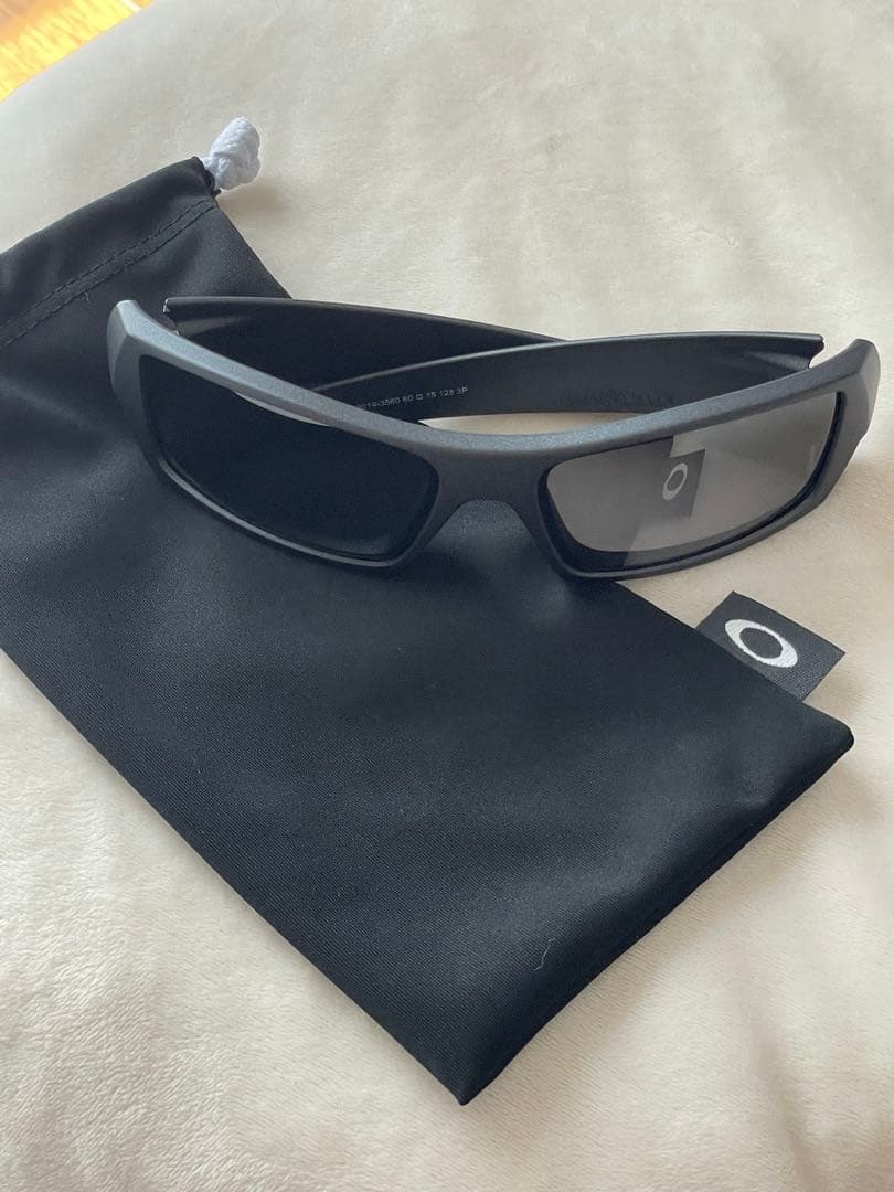 右車 Oakley スポーツサングラス ブラック 偏光レンズ