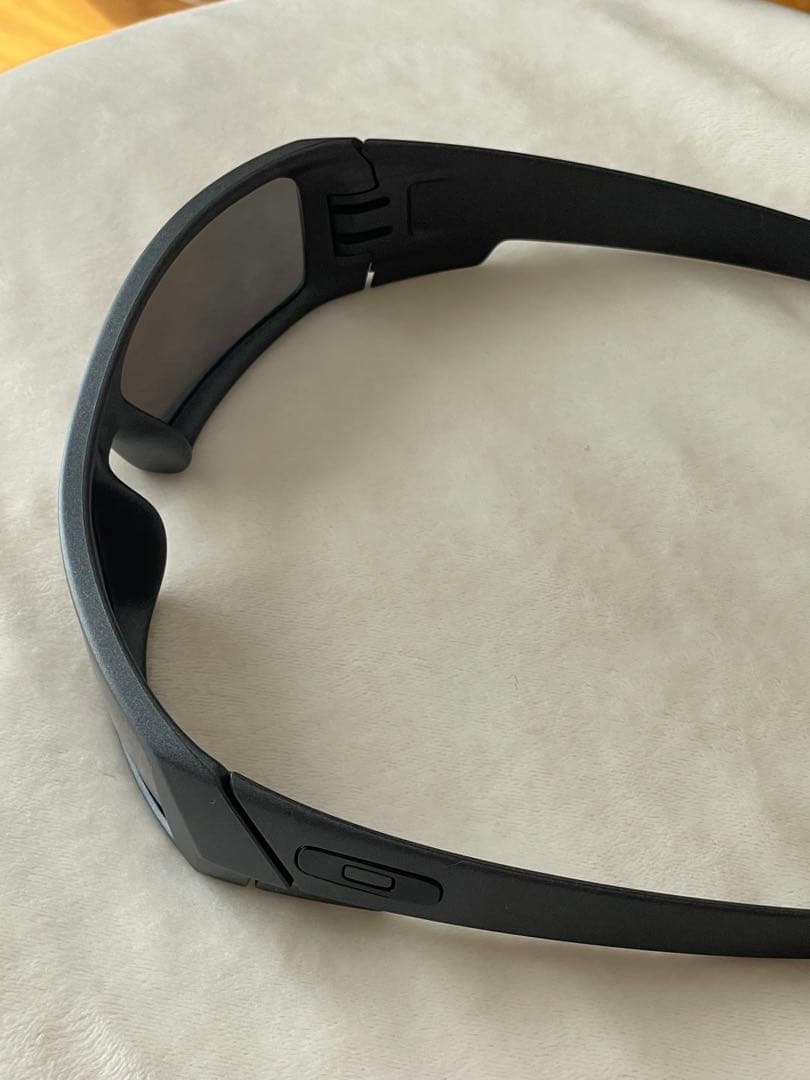 右車 Oakley スポーツサングラス ブラック 偏光レンズ