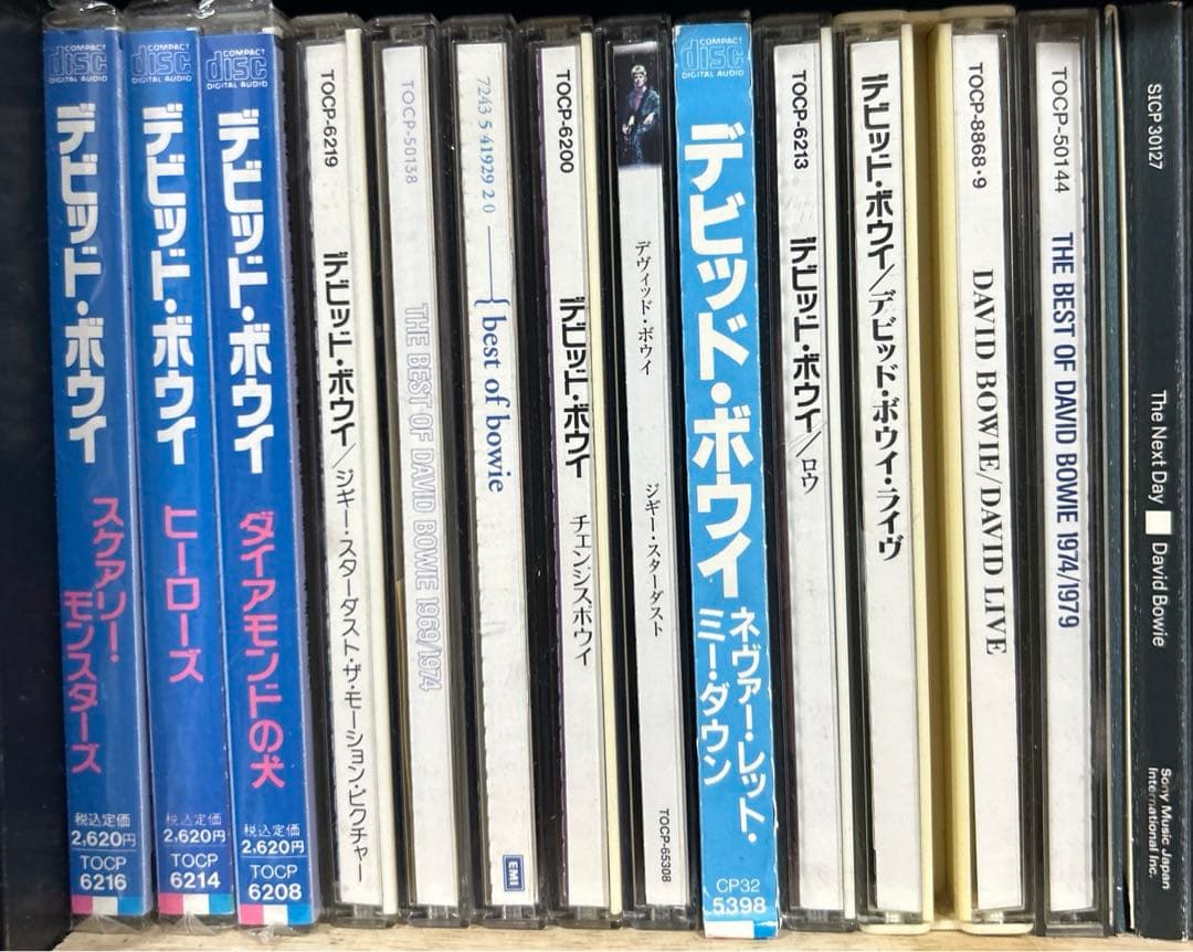 デヴィッド・ボウイ　CD25枚、DVD2枚、本2冊