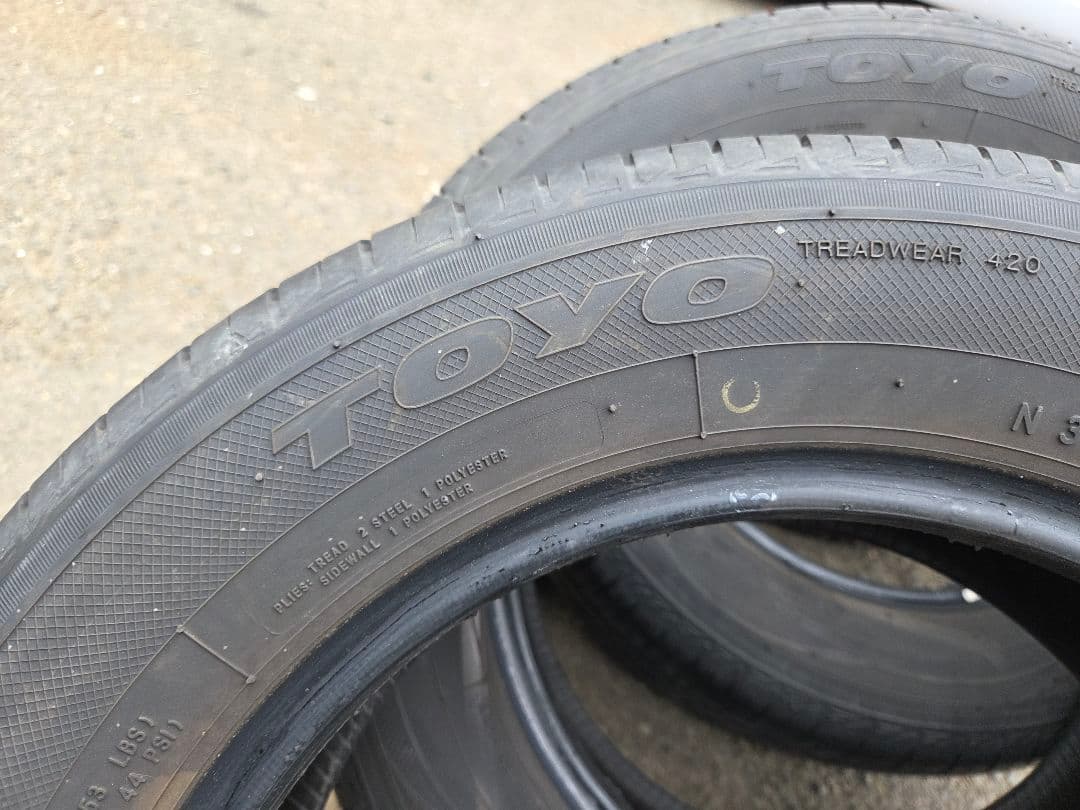 155/70R13×4本バリ山！TOYOナノエナジー3低燃費！人気タイヤ！