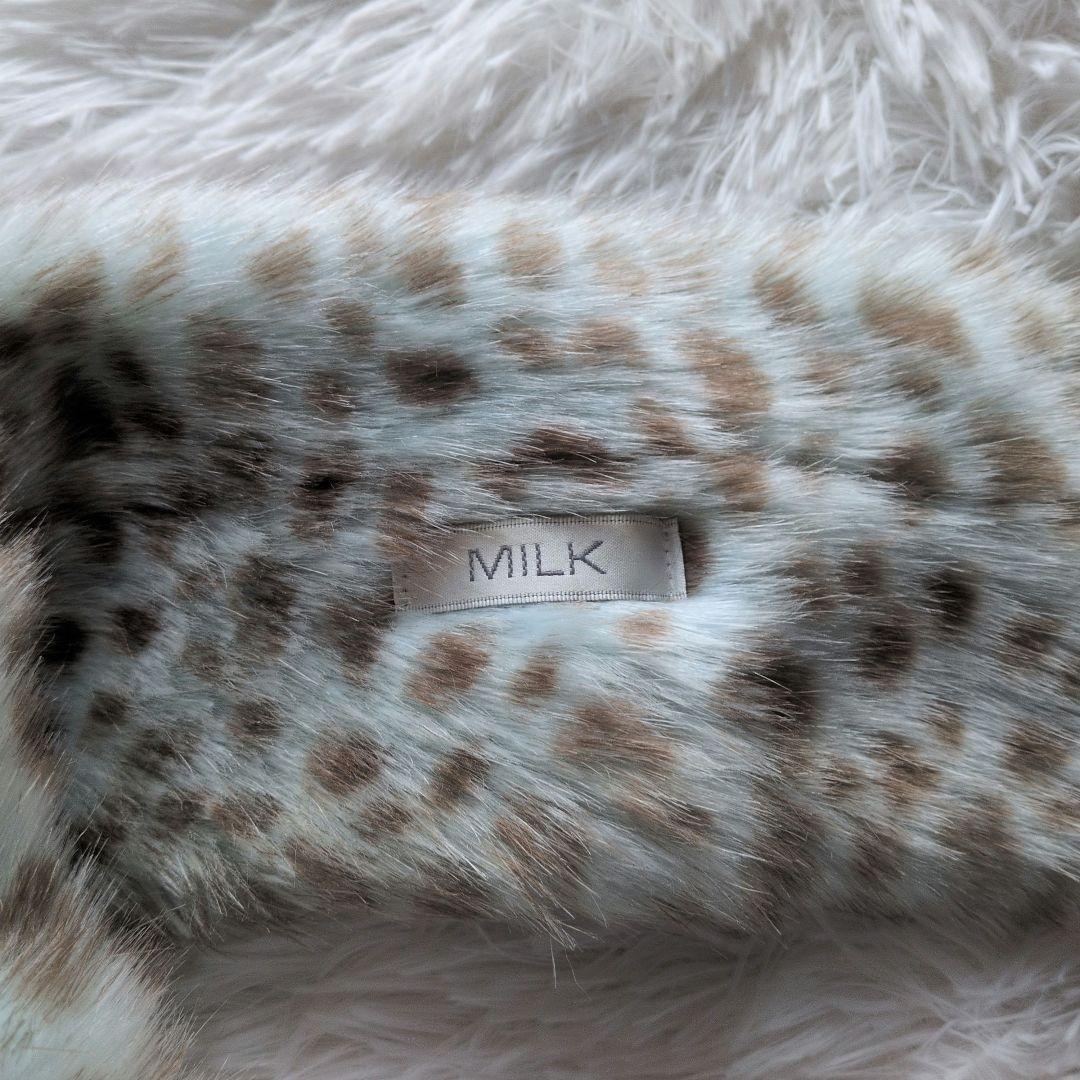 【美品】MILK ヒョウ柄ファーマフラー 水色 茶色の斑点