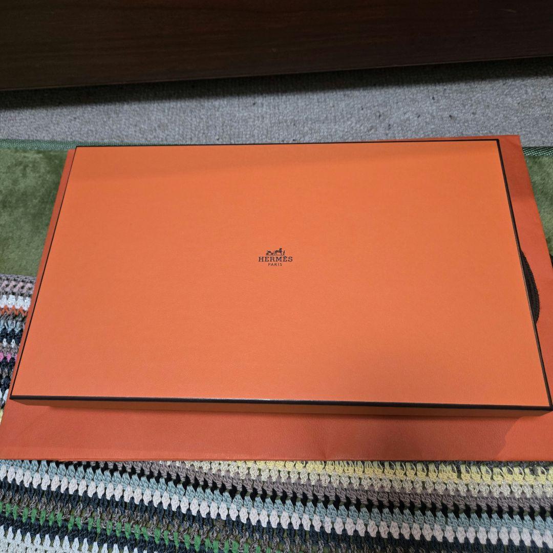 ま*る様 【極美品】HERMES シルク100% Hロゴ 大判ストール 黒