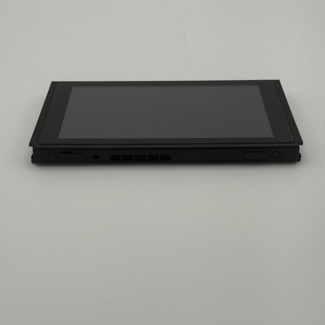 ニンテンドースイッチ　バッテリー強化モデル　2019年製　本体　②