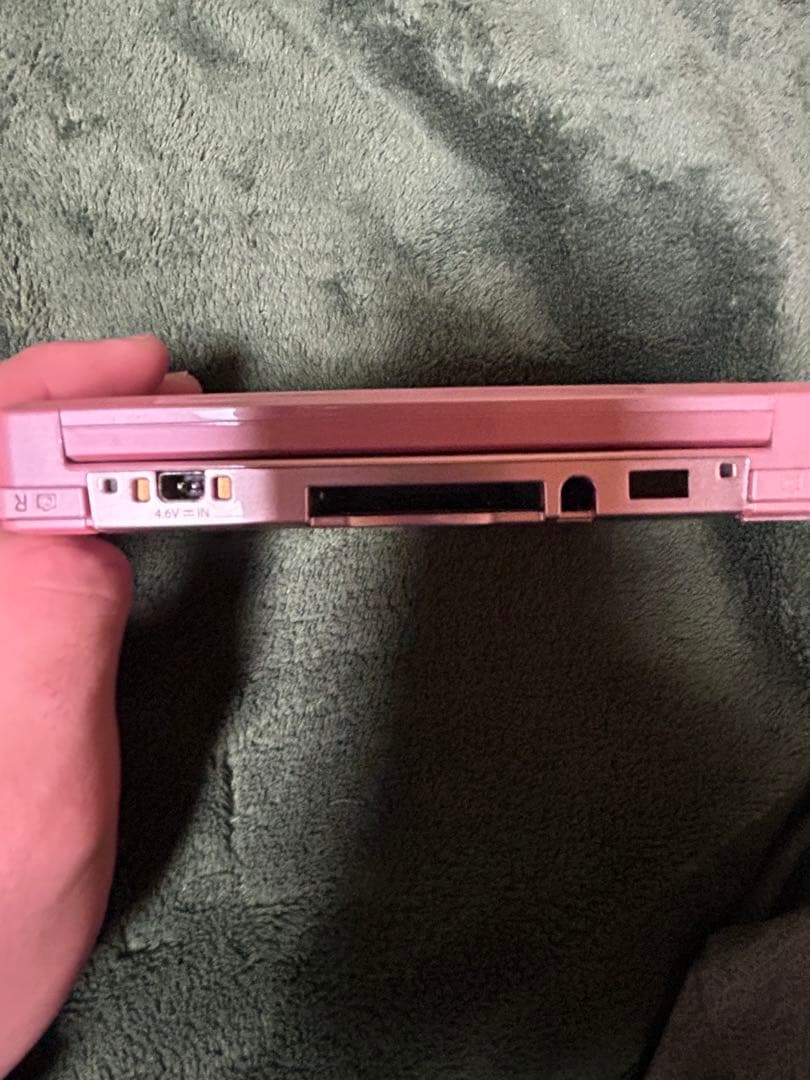 ニンテンドー3DSゲームソフト5個タッチペン、充電器、ARカード付き6枚ケース付