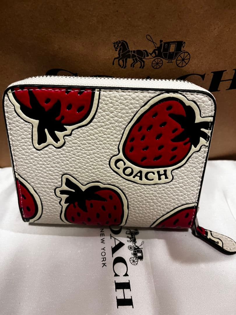 COACH ストロベリー柄 二つ折り財布
