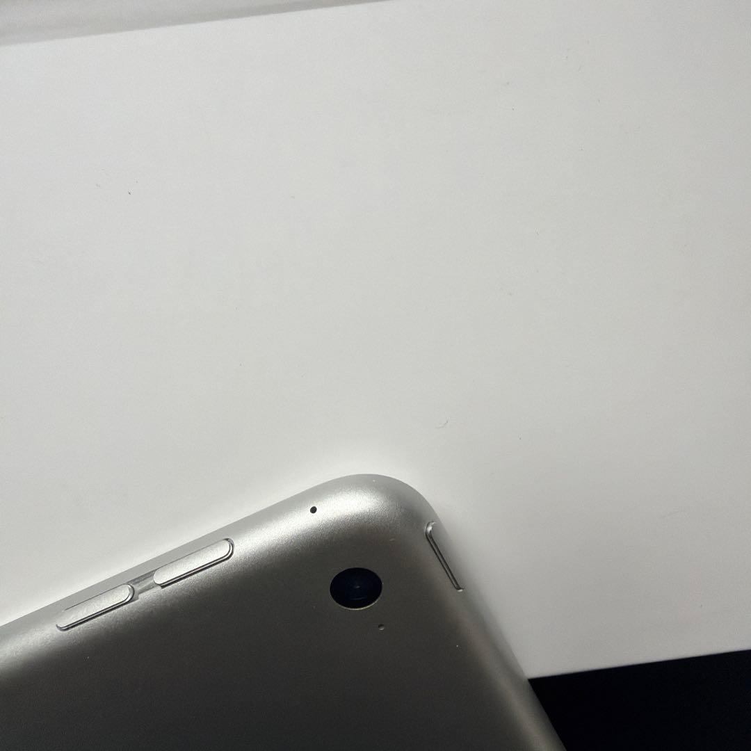 Apple iPad Air2 64GB Wi-Fiモデル シルバー