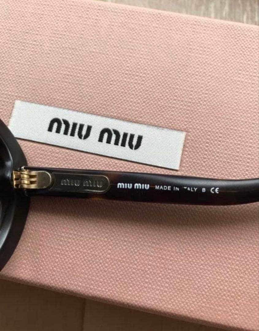 miumiu サングラス 証明書付き