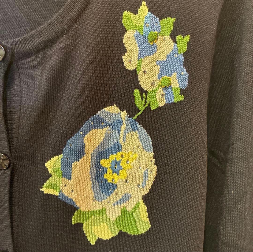レオナール　花柄刺繍　ネイビー　カーディガン
