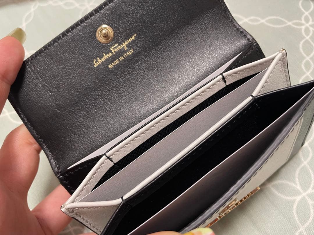 フェラガモ　Ferragamo 名刺入れ　カードケース