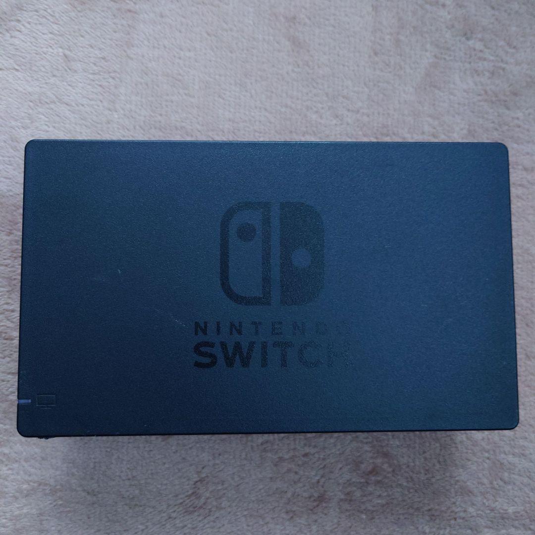 Nintendo Switch 本体 中古　おまけ携帯ケース・コントローラー付き