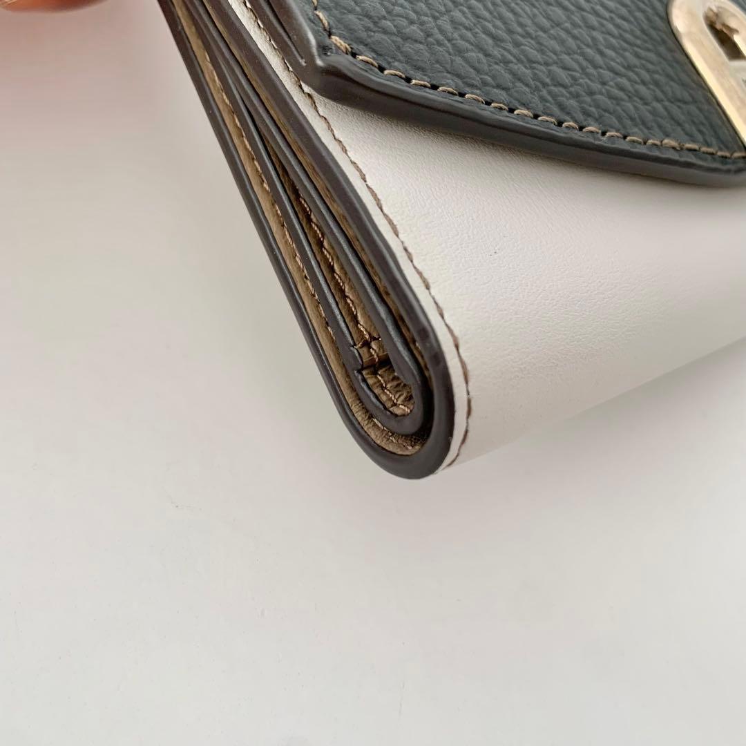 【FURLA】フルラ　三つ折り財布　プリムラ　コンパクトウォレット　アーチロゴ