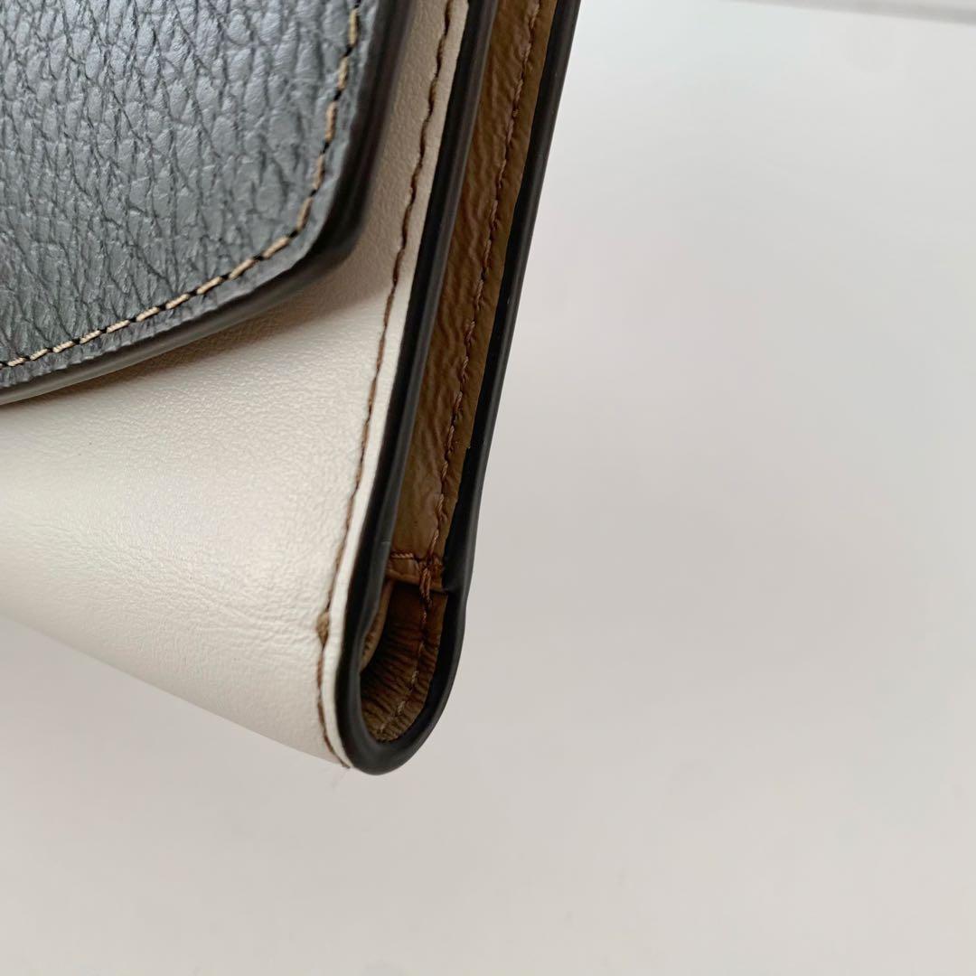 【FURLA】フルラ　三つ折り財布　プリムラ　コンパクトウォレット　アーチロゴ