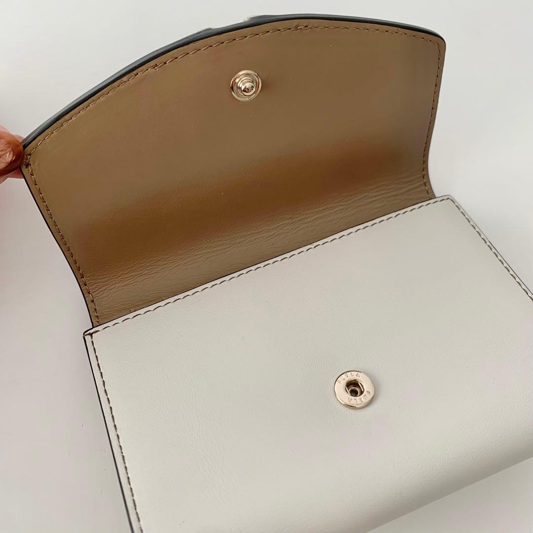 【FURLA】フルラ　三つ折り財布　プリムラ　コンパクトウォレット　アーチロゴ