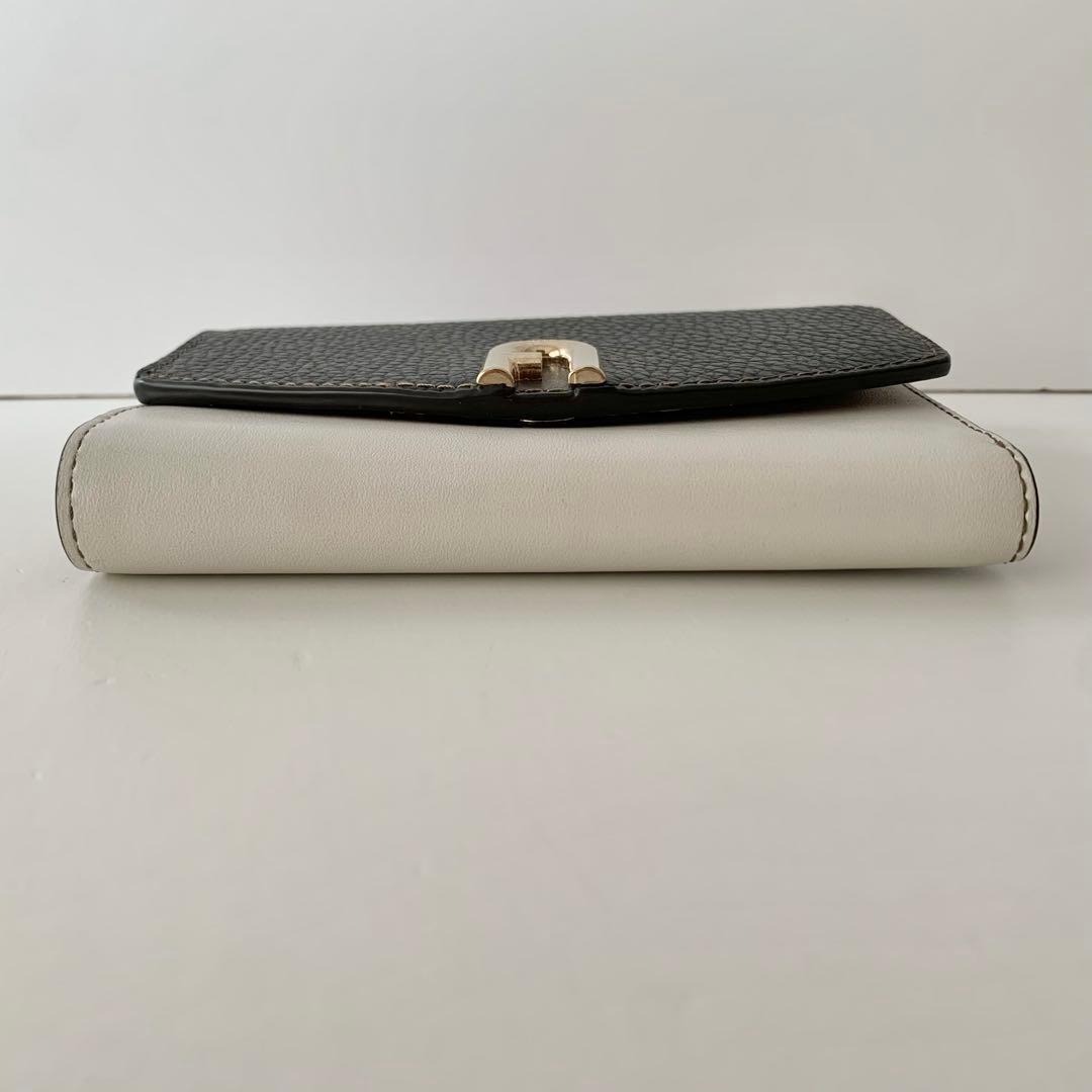 【FURLA】フルラ　三つ折り財布　プリムラ　コンパクトウォレット　アーチロゴ