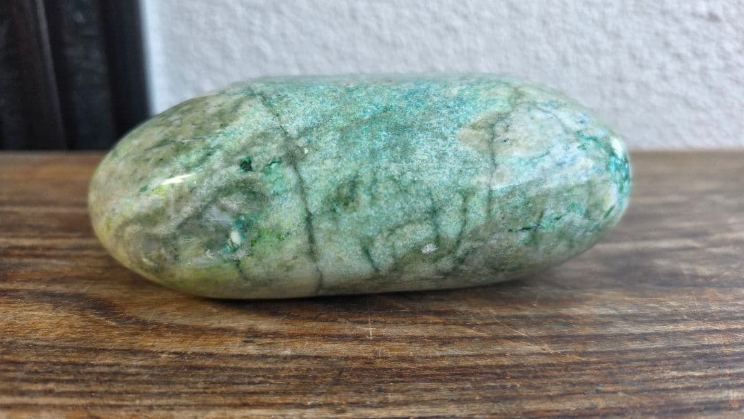 糸魚川 翡翠 ヒスイ 鑑賞石