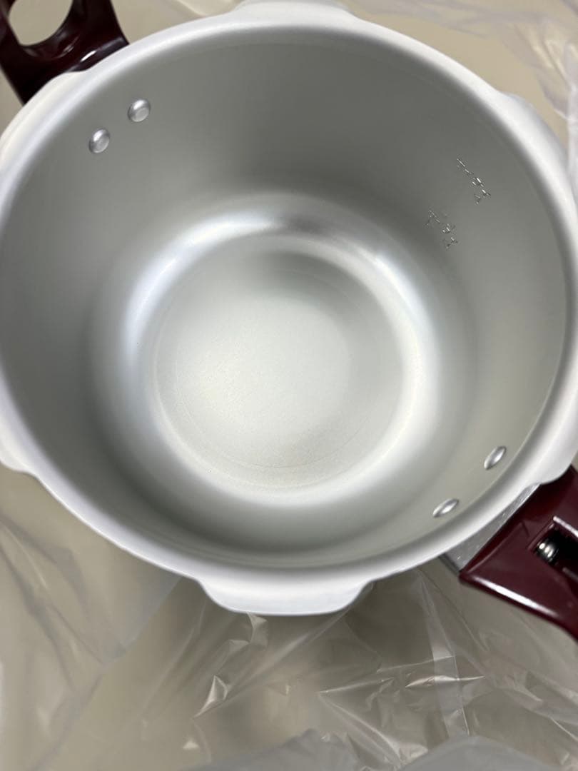 【新品未使用】理研 圧力鍋 こなべちゃん 3.0L 4号炊