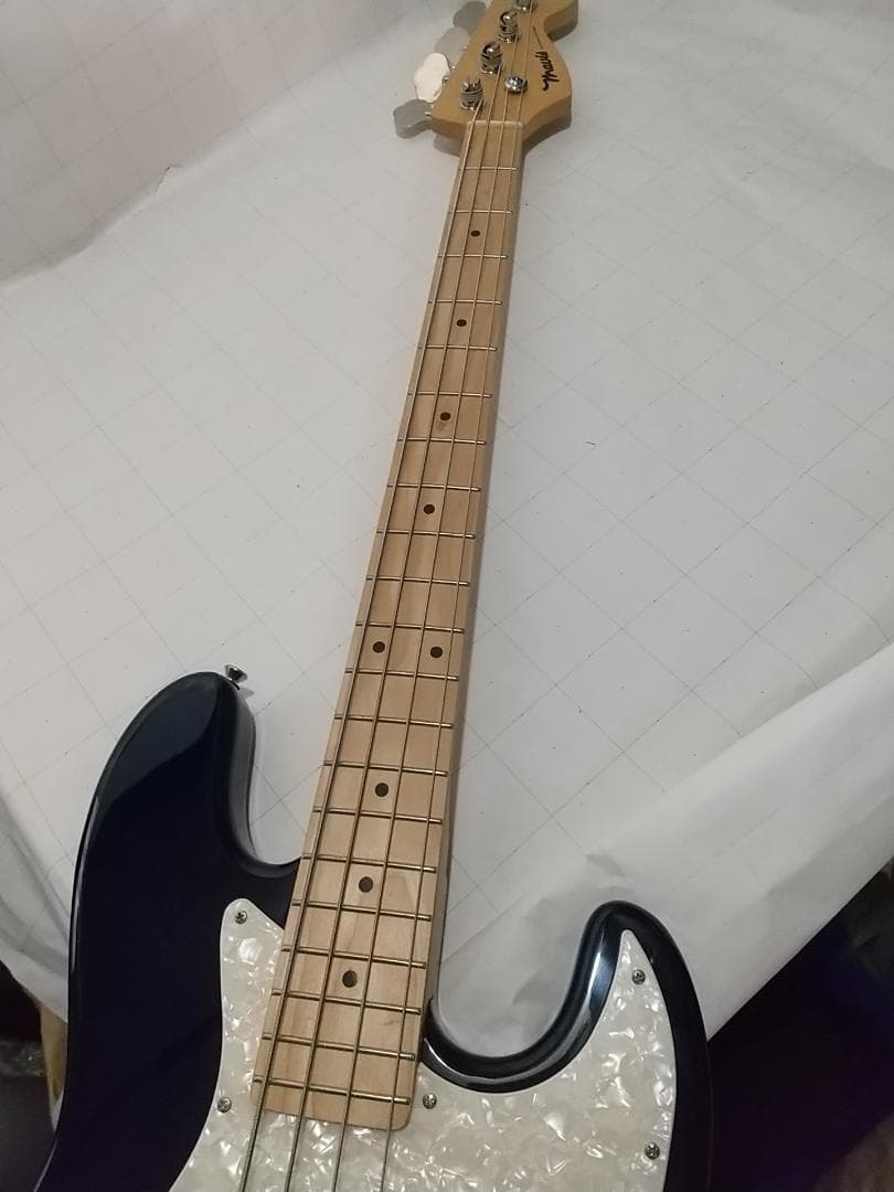 mavisエレキベース