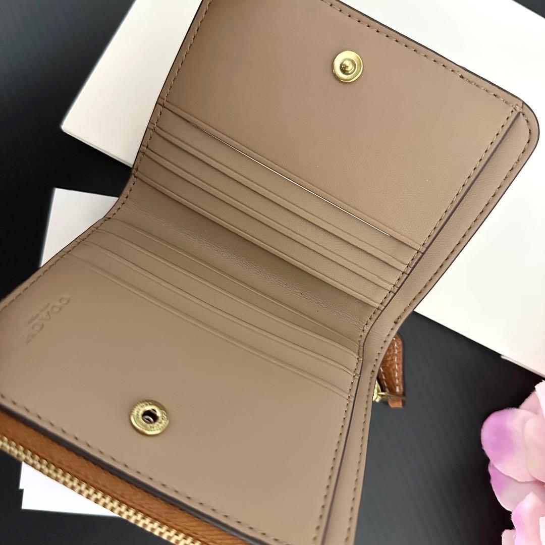希少！新品 COACH コーチ 折り財布 二つ折り財布 百貨店モデル