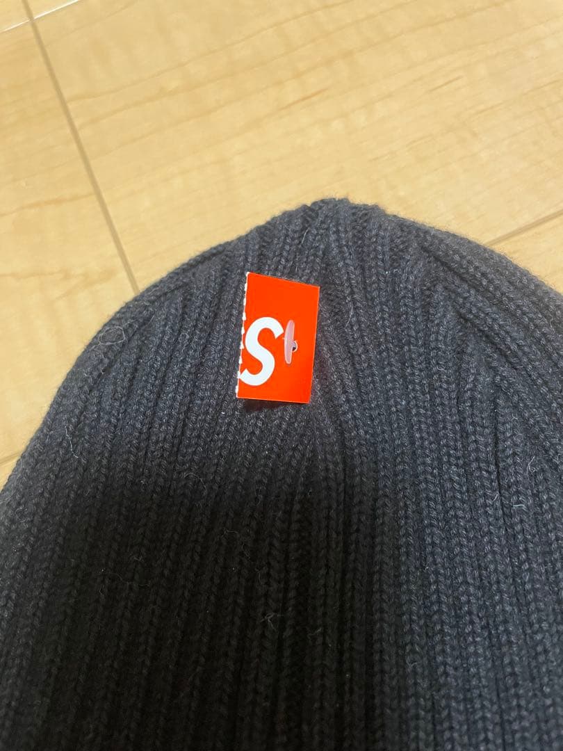 Supreme 黒 ニット帽　新品