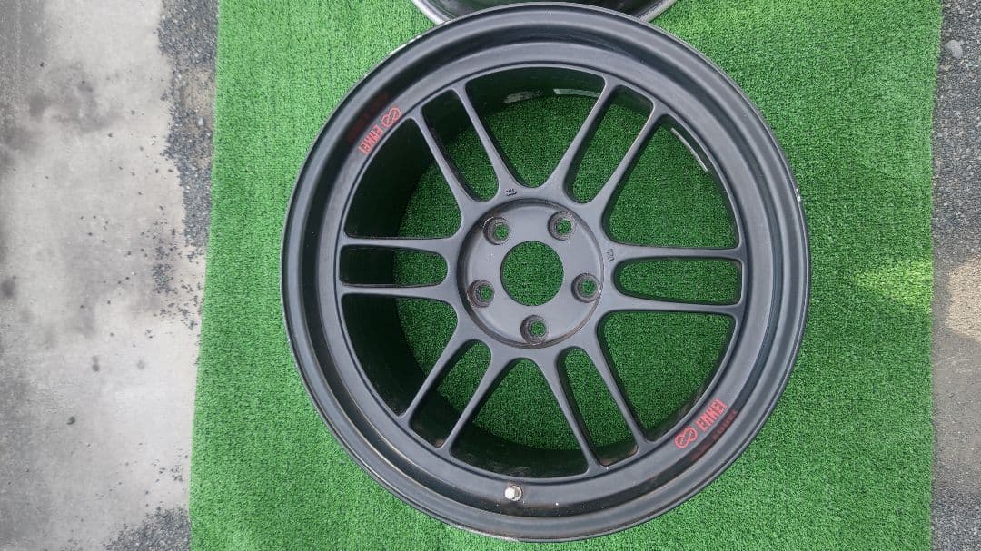 エンケイ RP-F1 18インチ 9J インセット35 PCD114.3