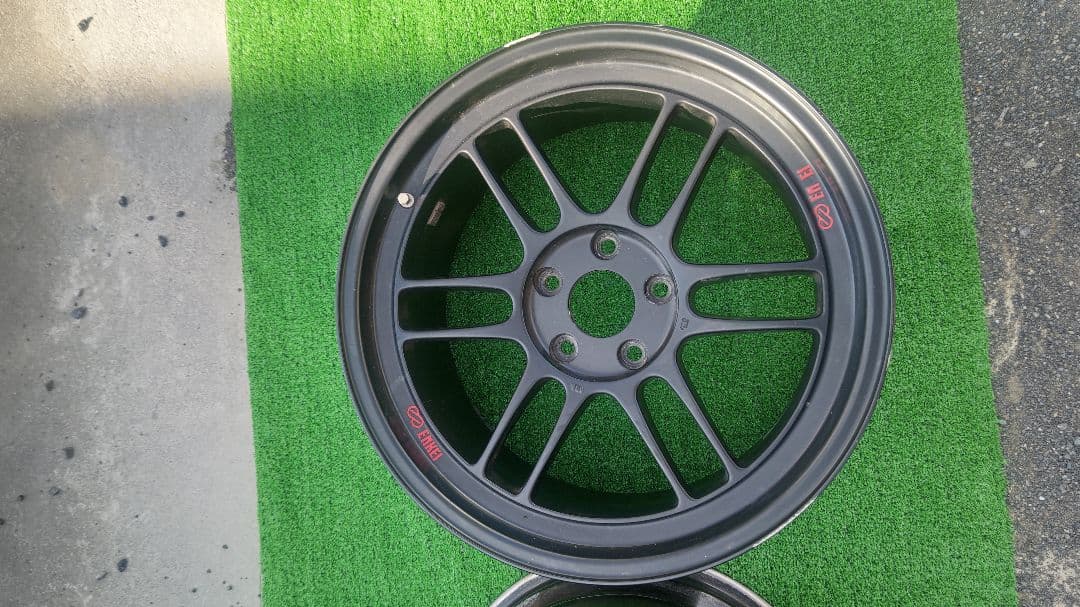 エンケイ RP-F1 18インチ 9J インセット35 PCD114.3