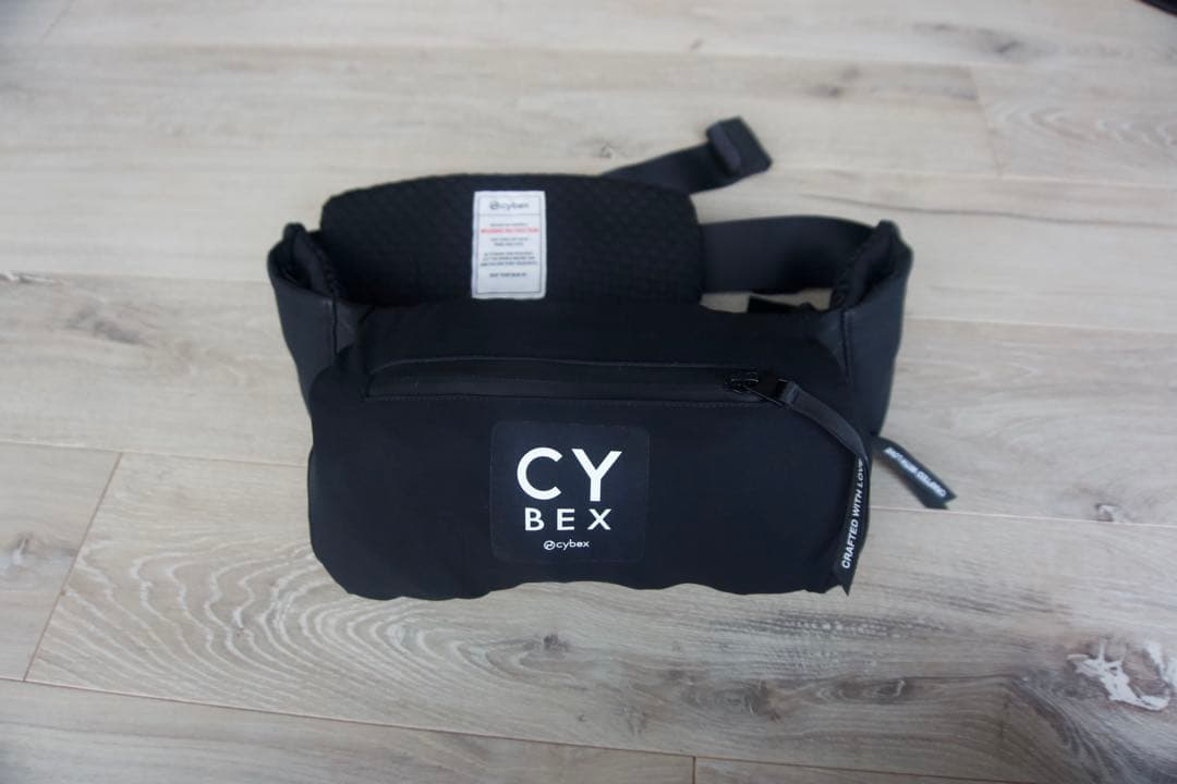 サイベックスコアキャリア　cybex 抱っこ紐　ブラック