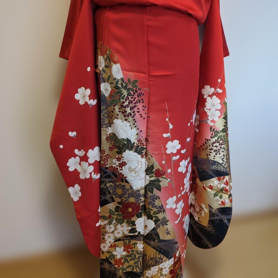 【振袖】　成人式　卒業式袴　披露宴　正絹　赤色 　花柄　 小柄な方に　人気色
