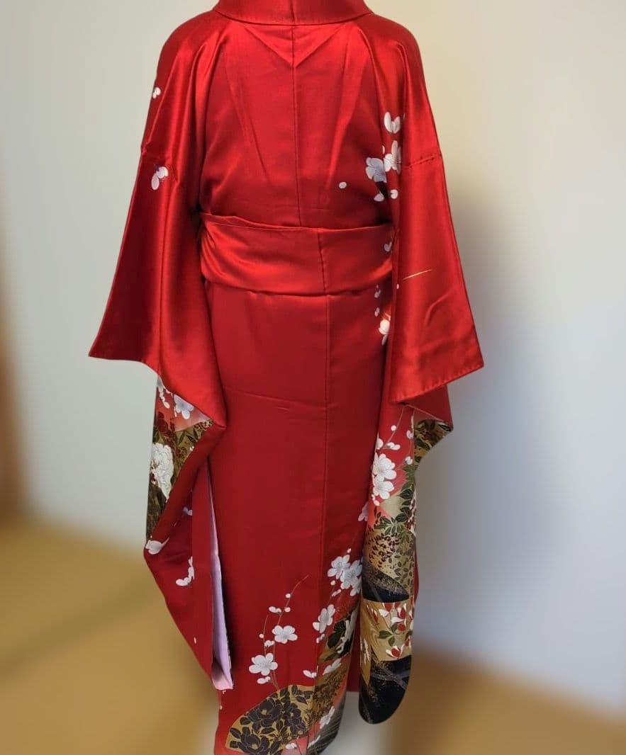 【振袖】　成人式　卒業式袴　披露宴　正絹　赤色 　花柄　 小柄な方に　人気色