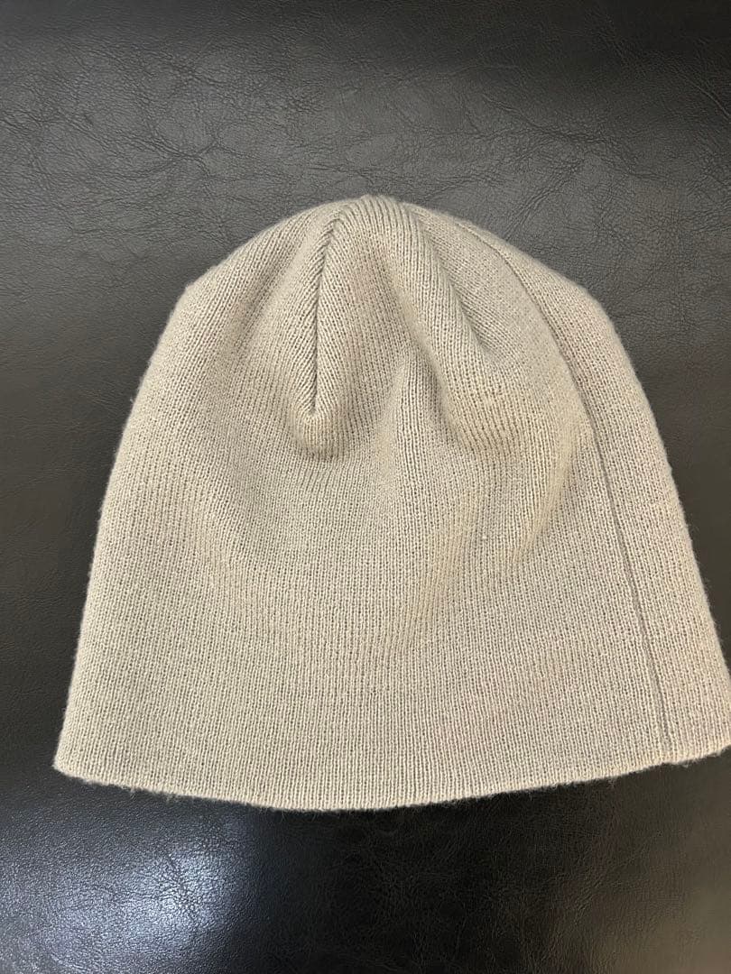 STÜSSY ステューシー ニット帽 ビーニー グレー　ロゴ刺繍