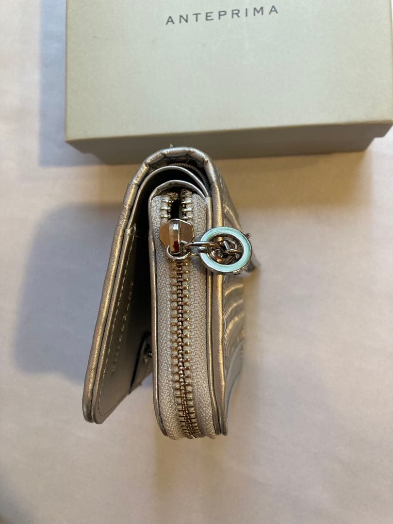 ANTEPRIMA シルバー 二つ折り財布