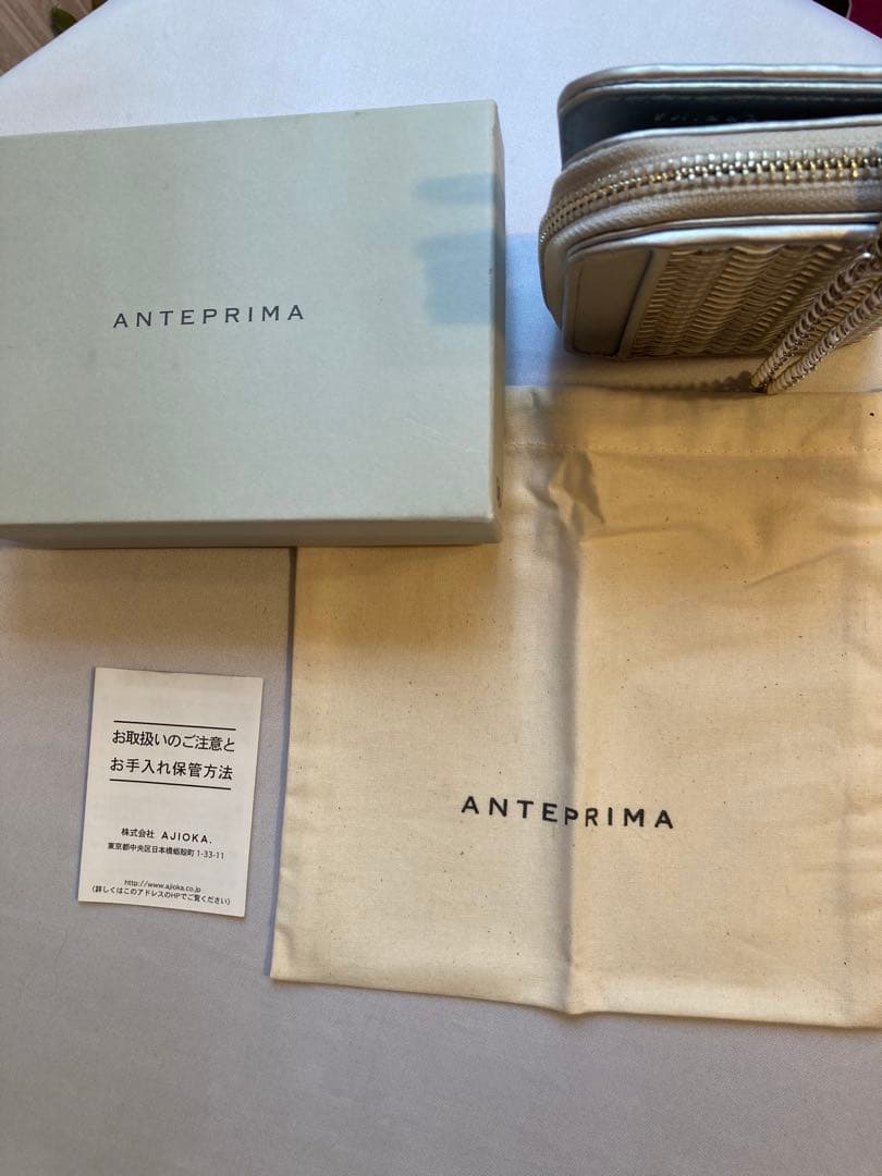ANTEPRIMA シルバー 二つ折り財布