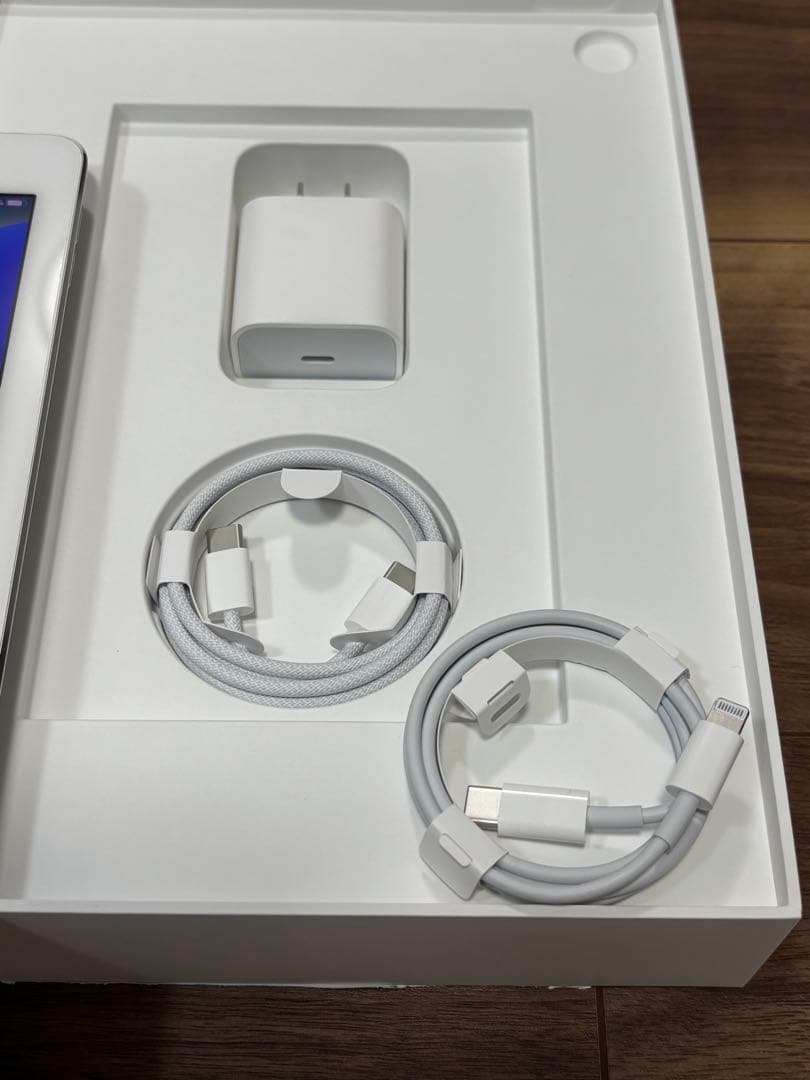 【本体】iPad Pro 9.7インチ いろいろおまけ付
