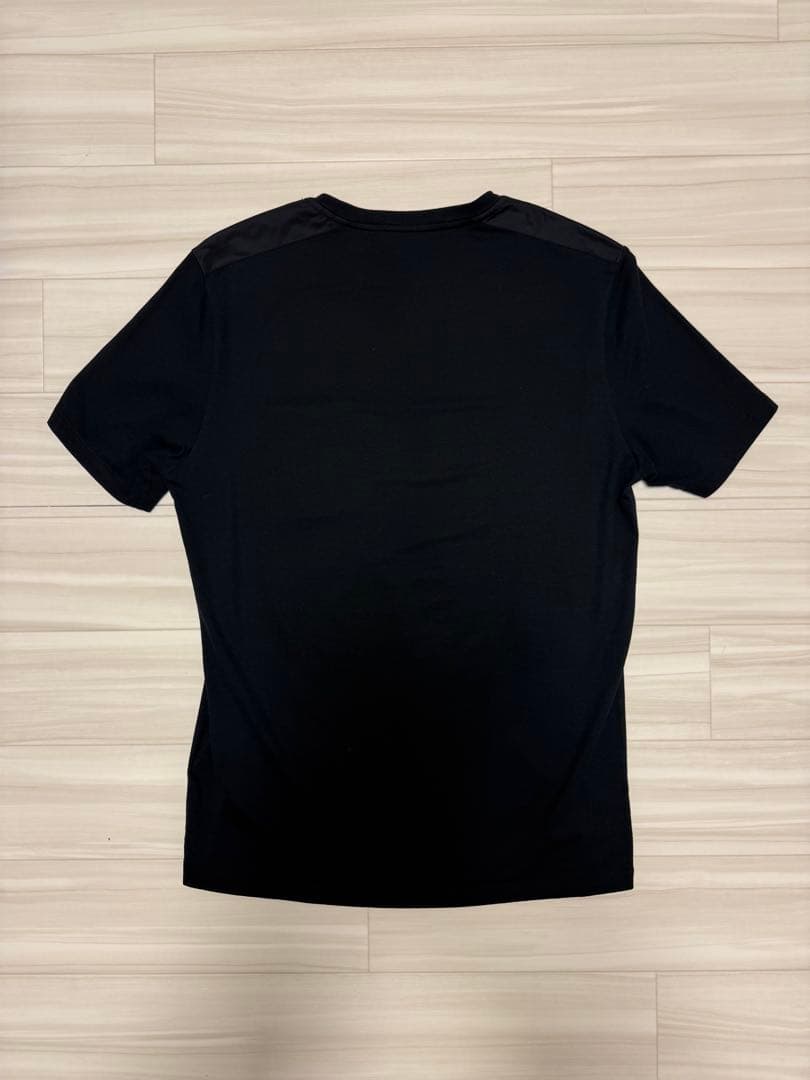 PRADA 黒 Tシャツ フロントポケット付き