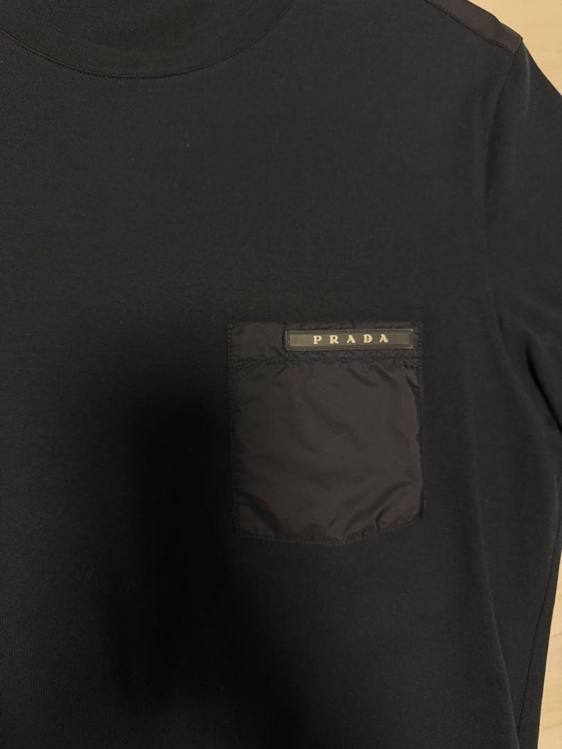 PRADA 黒 Tシャツ フロントポケット付き