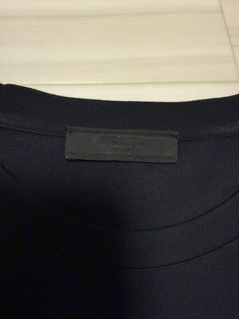 PRADA 黒 Tシャツ フロントポケット付き