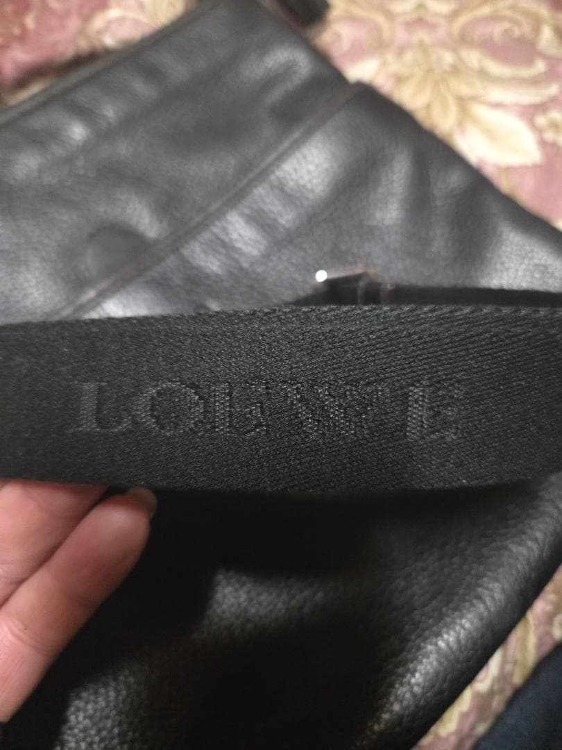 美品LOEWE革レザー ショルダーバッグ