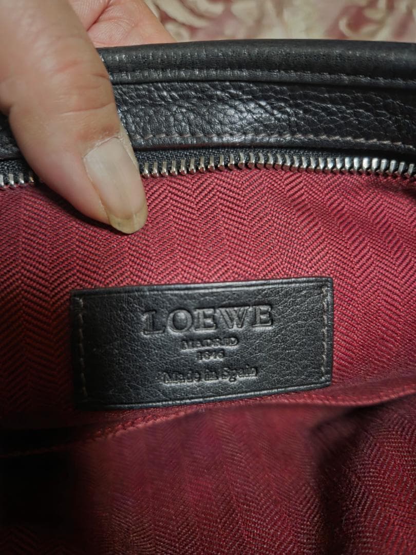美品LOEWE革レザー ショルダーバッグ