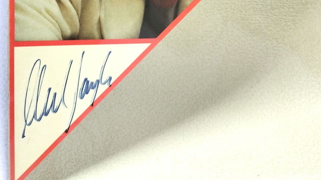 Ｉｔ‘ｓ Ｏｎｌｙ…』Ｐａｃｋａｇｅ ｓｉｇｎｅｄ ｂｙ Ｍｉｃｋ Ｔａｙｌｏｒ