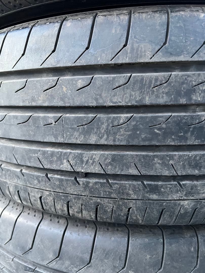 ヨコハマ　ブルーアース　rv03 215/65r16 22年製　バリ山