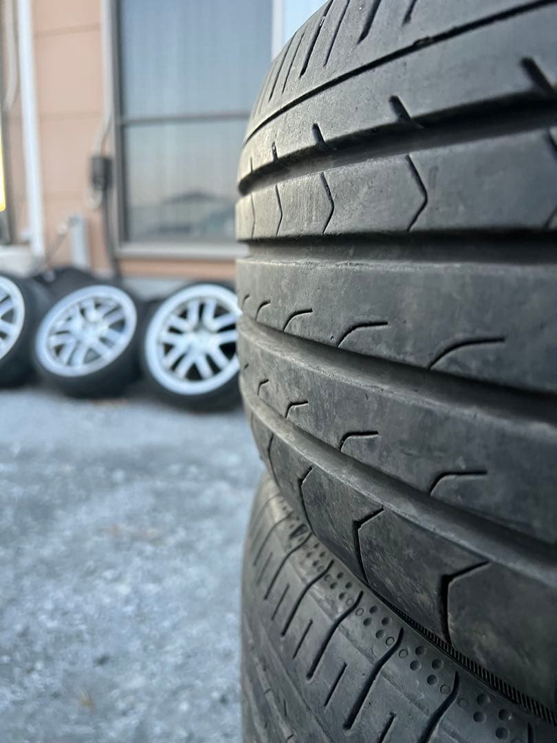 ヨコハマ　ブルーアース　rv03 215/65r16 22年製　バリ山
