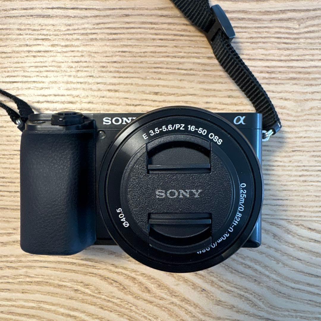 Sony α6100ミラーレスカメラ ダブルズームレンズキット ブラック
